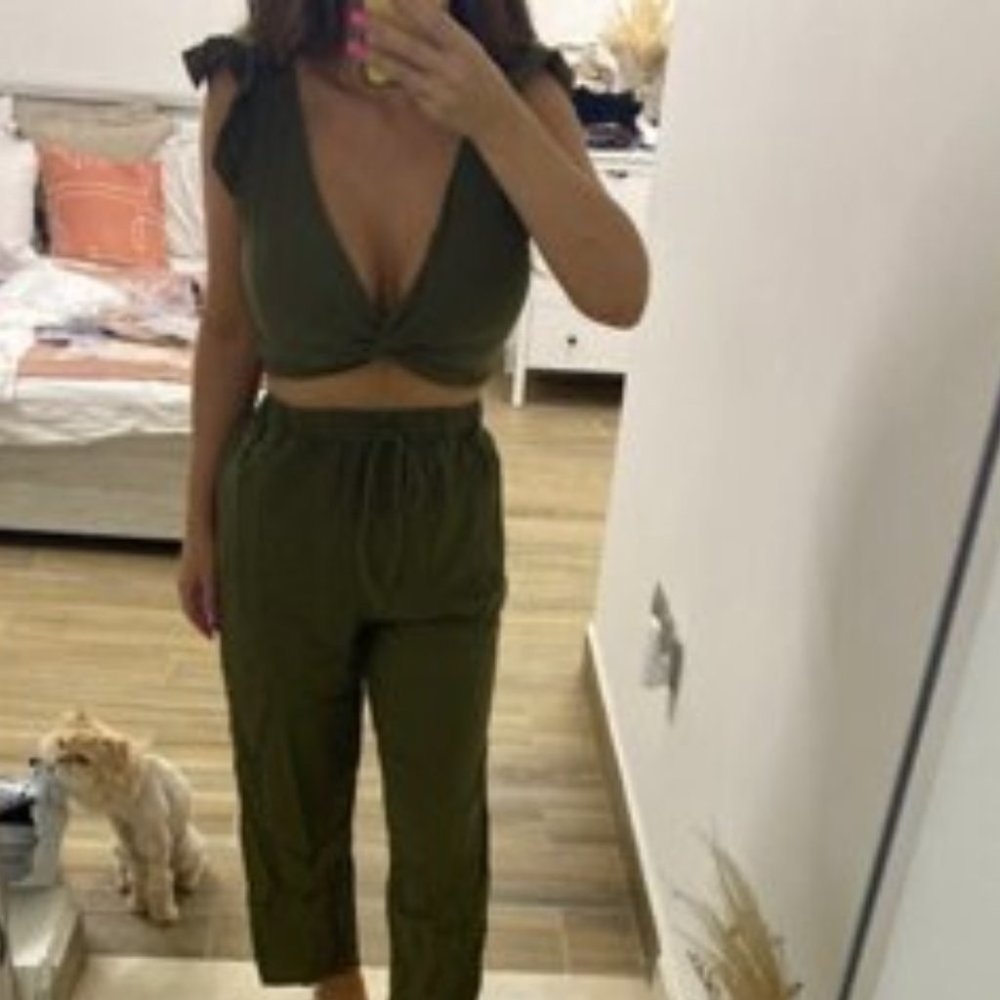 OLIVE Ruffle Trim Twist Top With Pants - Picture 12 of 12